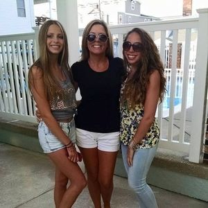 Meet your Posher, Debbie